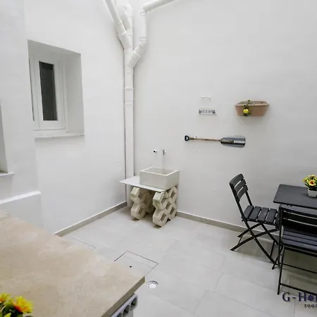 G-home And Guest house 3*